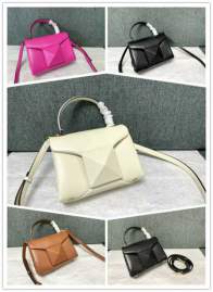 Picture of Valentino Handbags _SKUfw125464610fw
